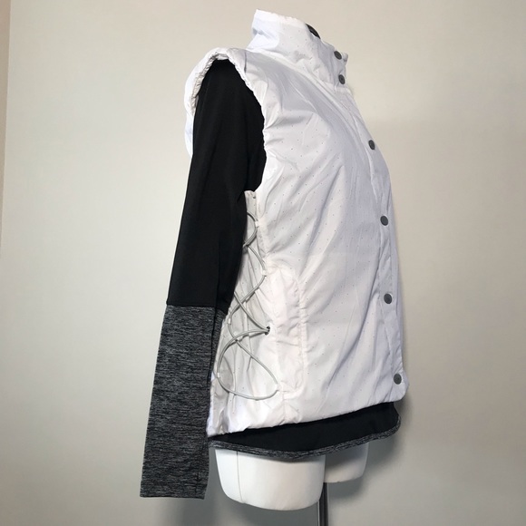 NIKE Fleece Lined White Puffer Vest - Picture 4 of 12